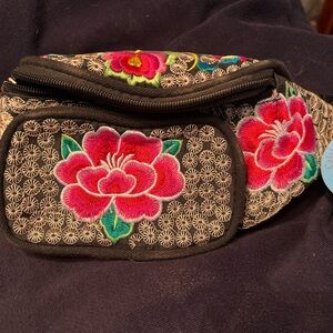 Beautiful Floral Embroidery Fanny pack. NWT California Polar Bear